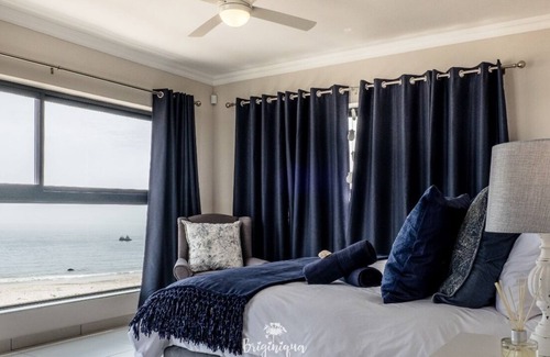 Britannia Bay Casa | Beach house, walk onto the beach