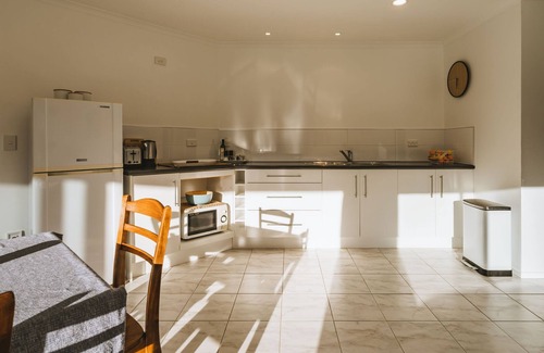 Whangamata Apartamento | BEACH HOUSE Whangamatā (APARTMENT) - 100m from Harbour