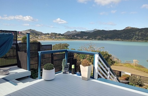 Parua Bay Casa | Beach House with Amazing Views