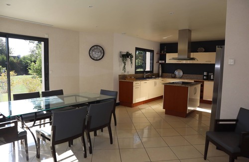 Fouesnant Casa | Beach house with large garden and heated pool