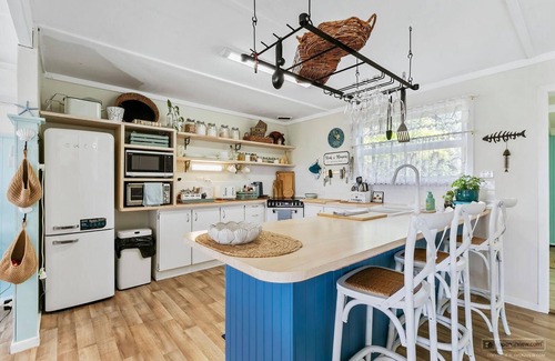 Brisbane Waterfront Casa | Beach Hut!