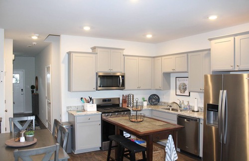 Ocean View Casa | Beach Life - Townhouse 1.5 miles from Beach