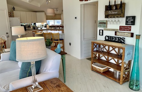 Jamaica Beach Casa | Beach Lovers 4/2.5, Short Walk 2 Beach & Easy Access, +Views! READ OUR REVIEWS!