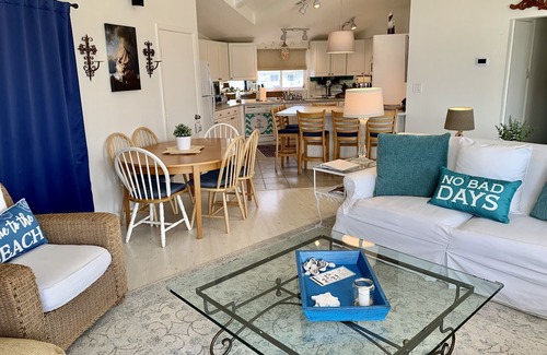 Jamaica Beach Casa | Beach Lovers 4/2.5, Short Walk 2 Beach & Easy Access, +Views! READ OUR REVIEWS!