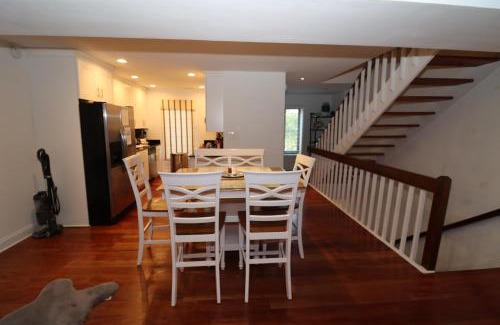 Northeast Virginia Beach Casa | Beach Luxury Townhouse