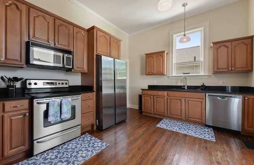 Gulfport Casa | Beach Modern Victorian Retreat in Sunny Gulfport!