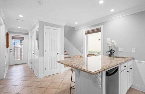 Seawalk Circle Casa | Beach Music l 30A l Bike to Seaside l Outdoor Dining l Pool l Bikes