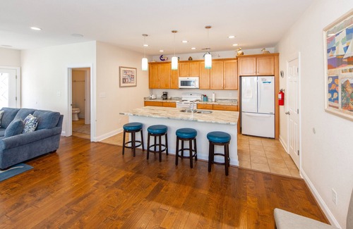 Northeast Virginia Beach Casa | Beach Music - North End VB