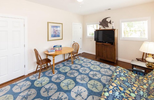 Northeast Virginia Beach Casa | Beach Music - North End VB