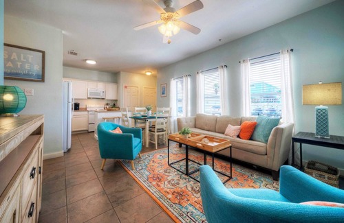 Port Aransas Cabaña | Beach Nearby + Pool 6-units Costa Bahia w/ Pet Access