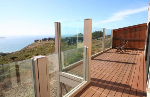 Dillon Beach Casa | Beach Nest! Hot Tub! Sauna! BBQ Grill! AMAZING VIEWS! Romantic Getaway! Dog Friendly!