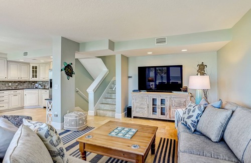 Fernandina Beach Condominio | BEACH,OCEAN FRONT, Amelia Island FL, 2BR/2BTH ,SEE WAVES CRASHING, PET APPROVAL