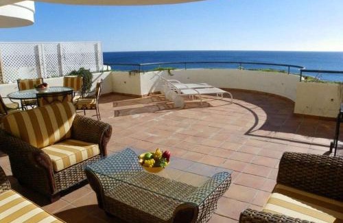 Buenas Noches Casa | Beach Penthouse Bermuda Beach 3