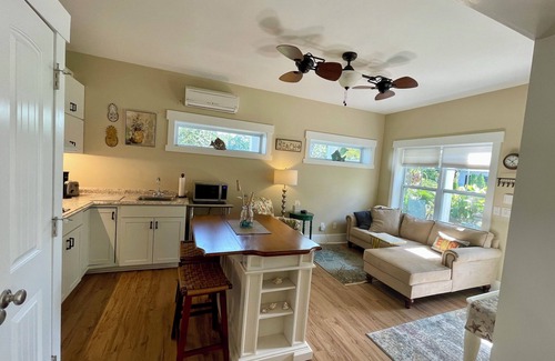 North Carolina Coast Apartamento | Beach Pkg/Private Garden Apt/Patio/Bikes/Beach Equip -SAVE On Parking & Rentals