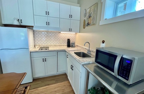 North Carolina Coast Apartamento | Beach Pkg/Private Garden Apt/Patio/Bikes/Beach Equip -SAVE On Parking & Rentals