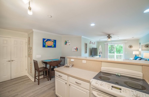 Long Beach Condominio | BEACH PLEASE │ 2BR/2BA w/ 2 K in the heart of OKI!