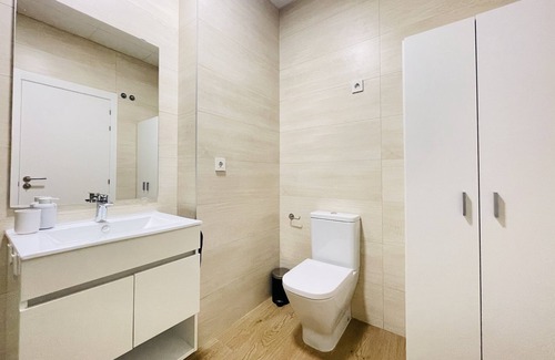 Aiora Apartamento | BEACH PORT FLAT WITH GARAGE, POOL & GYM IN VALENCIA!