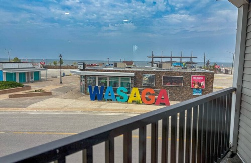 Wasaga Beach Apartamento | Beach&Riverside/Prime Location!