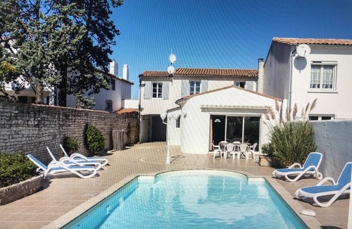 Rivedoux-Plage Casa | Beach side location Petit Plage 1 minute walk to beach ,centre de village