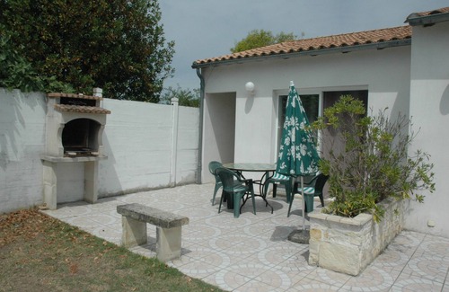 Rivedoux-Plage Casa | Beach side location Petit Plage 1 minute walk to beach ,centre de village