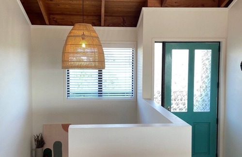 Stanmore Bay Casa | Beach, Spa, Pizza, Repeat.