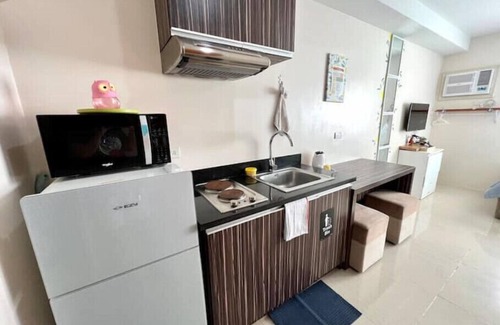 Guadalupe Condominio | Beach studio near SM / Ayala + 50mbps net