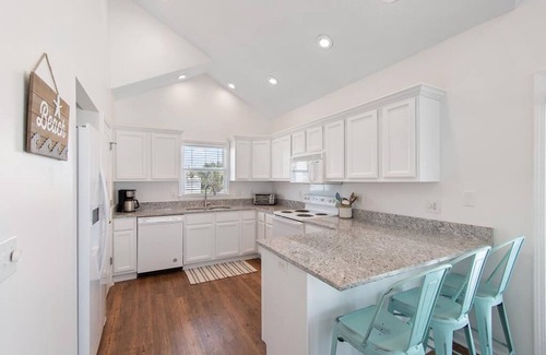 Ocean Isle Beach Casa | Beach Therapy 4 bedroom Island Park home