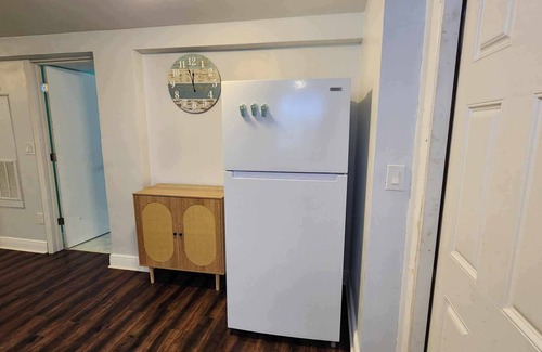 St. Petersburg - Clearwater Casa | Beach Vibes 2-bedroom house 1 bath. with AC, WiFi in delightful St. Petersburg