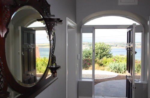 Ardmore Casa | Beach view, period house, contemporary fitout in historic, fishing village