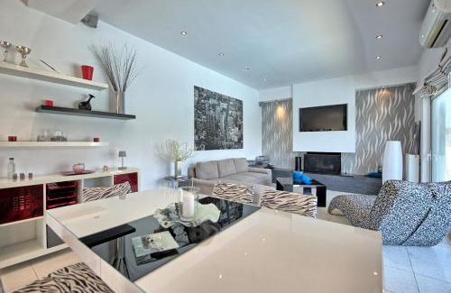Acharavi Villa | Beach Villa Christina by PosarelliVillas