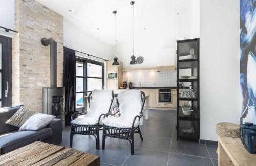 Sint Maartensvlotbrug Casa | Beach Villa in North Holland with Patio
