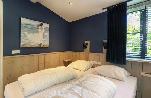 Sint Maartensvlotbrug Casa | Beach Villa in North Holland with Patio