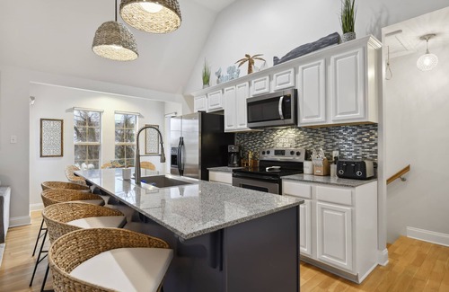 Gulfport Cabaña | Beach Villa with Private Pool - Walk to beach and Island View Casino