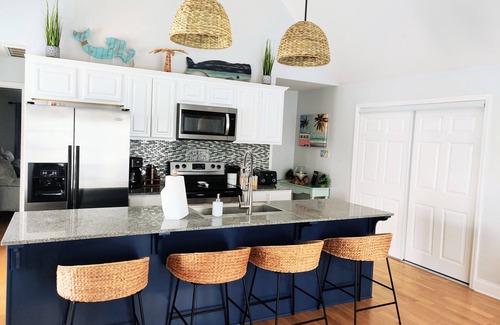 Gulfport Cabaña | Beach Villa with Private Pool - Walk to beach and Island View Casino