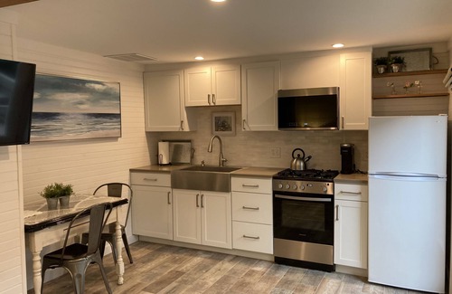 Saint Simons Island Casa | Beach Walk Bungalow 1Bedroom 1Bath, 4 blocks to the beach!! Private Courtyard
