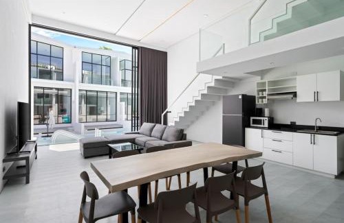 Chaiya Casa | Beach Walk Condo 3br in Replay residence