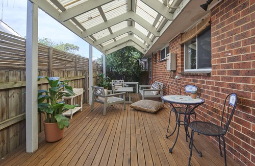 Mornington Casa | Beach Walk Cottage (Newly Renovated) Pet Friendly