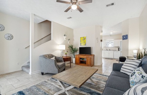 Biltmore Beach Cabaña | Beach Walkers 2 Bedroom Cottage