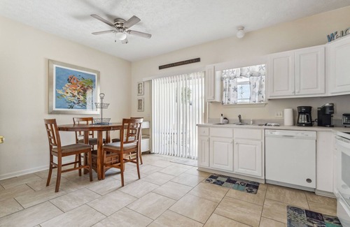 Biltmore Beach Cabaña | Beach Walkers 2 Bedroom Cottage