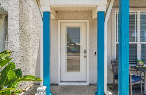 Biltmore Beach Cabaña | Beach Walkers 2 Bedroom Cottage