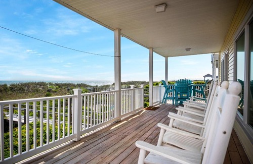 Yaupon Beach Casa | Beach Walkers by Oak Island Accommodations