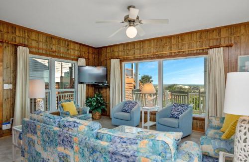 Yaupon Beach Casa | Beach Walkers by Oak Island Accommodations