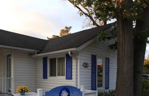 Wasaga Beach Cabaña | Riverfront Cottage 1 - Wasaga Beach