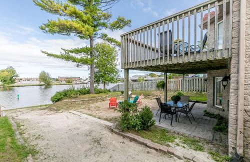 Wasaga Beach Casa | Beach1 Riverfront Resort