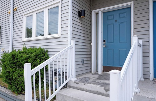Wasaga Beach Casa | Beach1 Waterfront Stunning Views