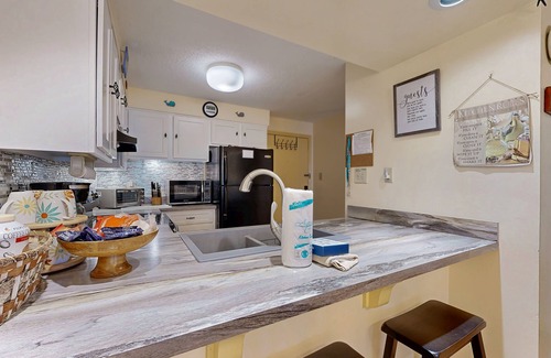 Rehoboth Beach Condominio | Beachaven pet friendly condo w/community pool, patio, close to restaurants