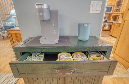 Rehoboth Beach Casa | BeachBird Bungalow - Loft/Deck/Sleeps 10! - Minutes to Rehoboth & Lewes Beach