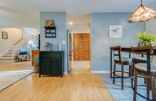 Rehoboth Beach Casa | BeachBird Bungalow - Loft/Deck/Sleeps 10! - Minutes to Rehoboth & Lewes Beach