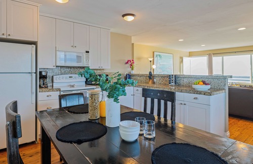 Sunset Cliffs Casa | Beachcliff 5 by AvantStay | Ocean Views, Patio