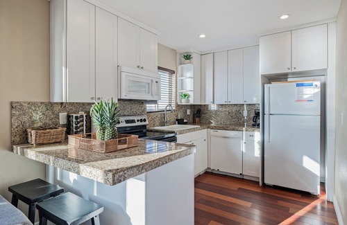 Sunset Cliffs Casa | Beachcliff 6 by AvantStay | Minutes to Ocean Beach